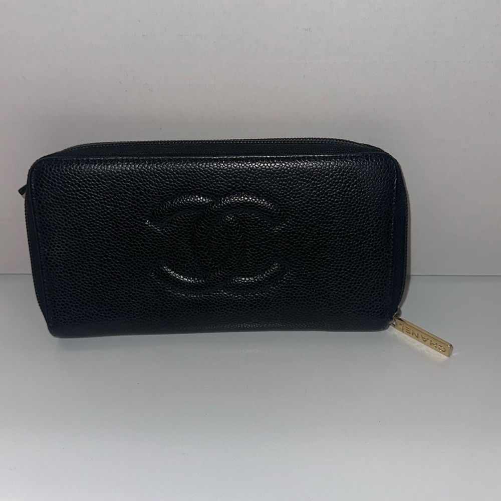 CHANEL
Caviar Timeless CC Flap Wallet